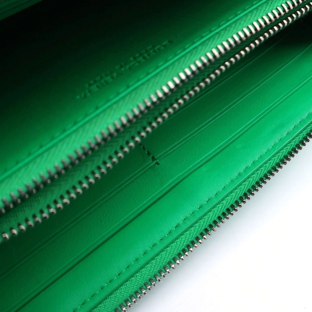Bottega Veneta Cassette Zip Around Wallet Card Case Green — view 5