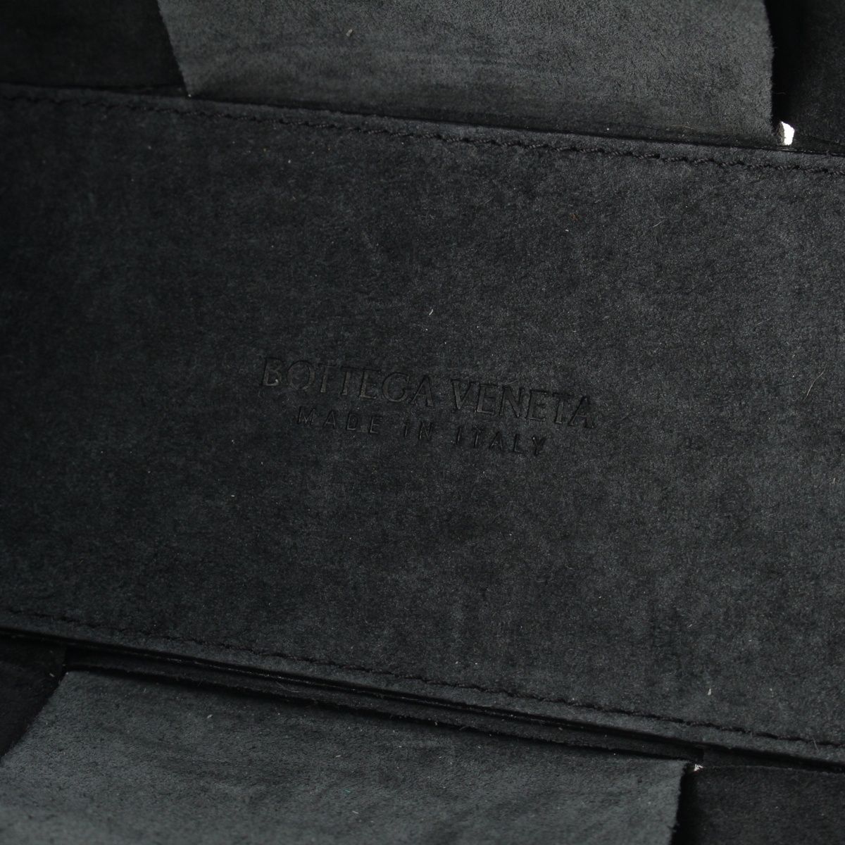 Bottega Veneta Leather Maxi Intrecciato Mini Arco 2-Way Handbag Black — view 8