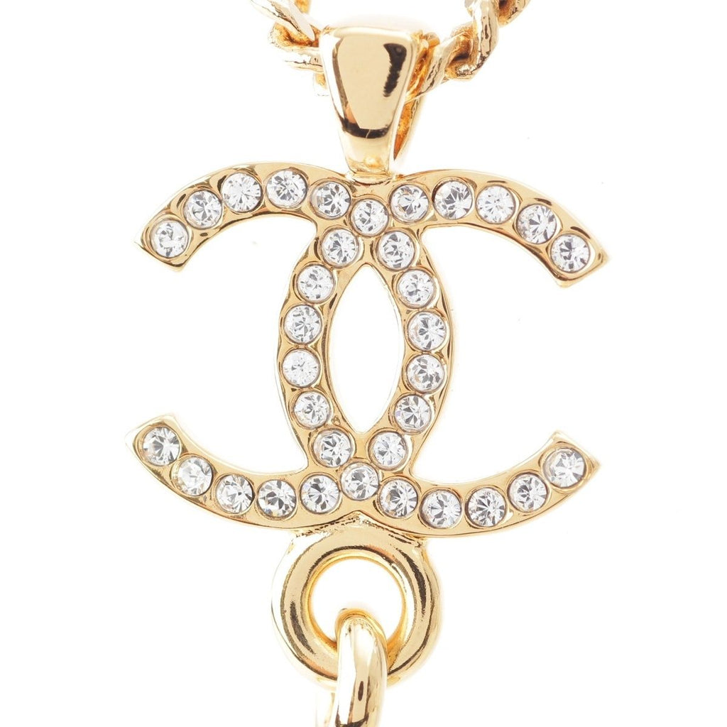 Chanel CC Logo Pearl Necklace Gold — view 4
