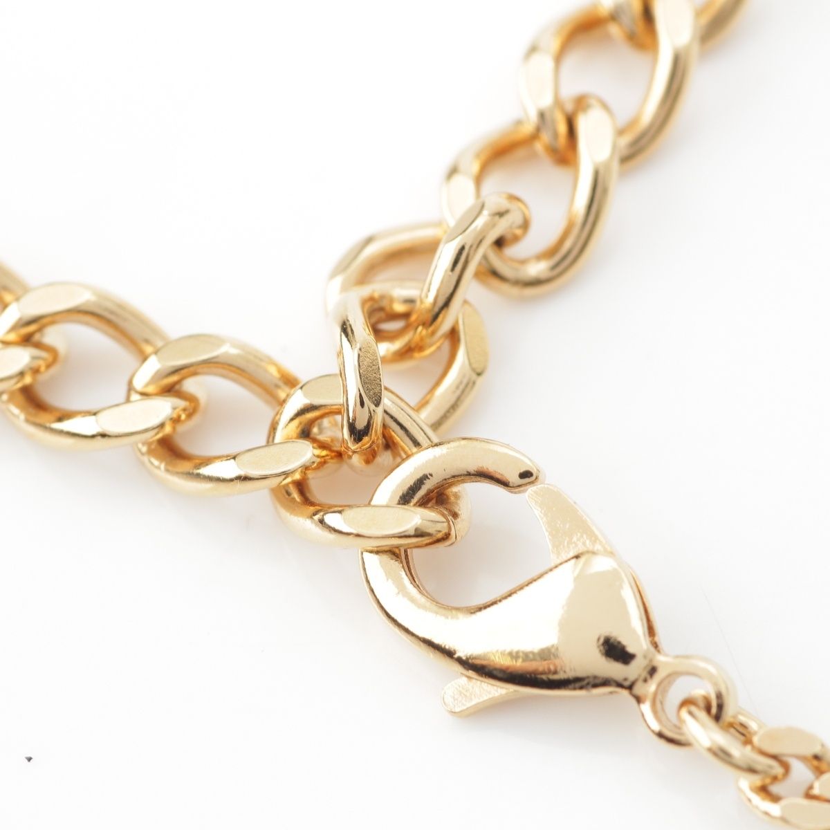 Chanel CC Logo Pearl Necklace Gold — view 8