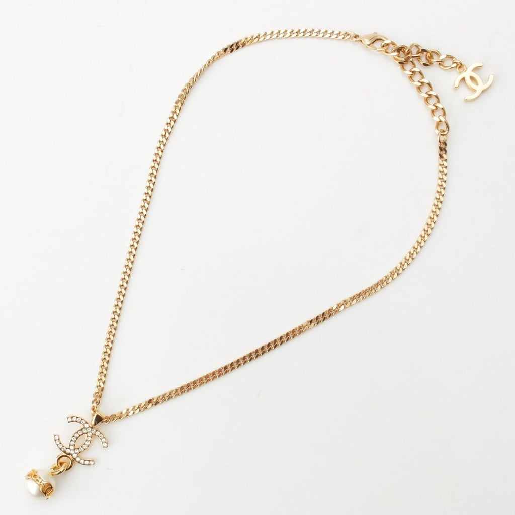 Chanel CC Logo Pearl Necklace Gold — view 3