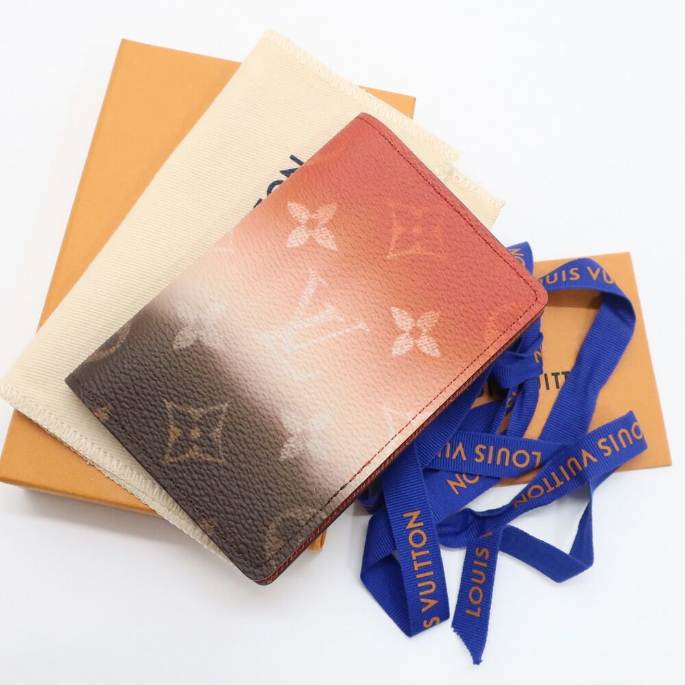 Louis Vuitton Monogram Pigment Card Case Organizer de Poche — view 6