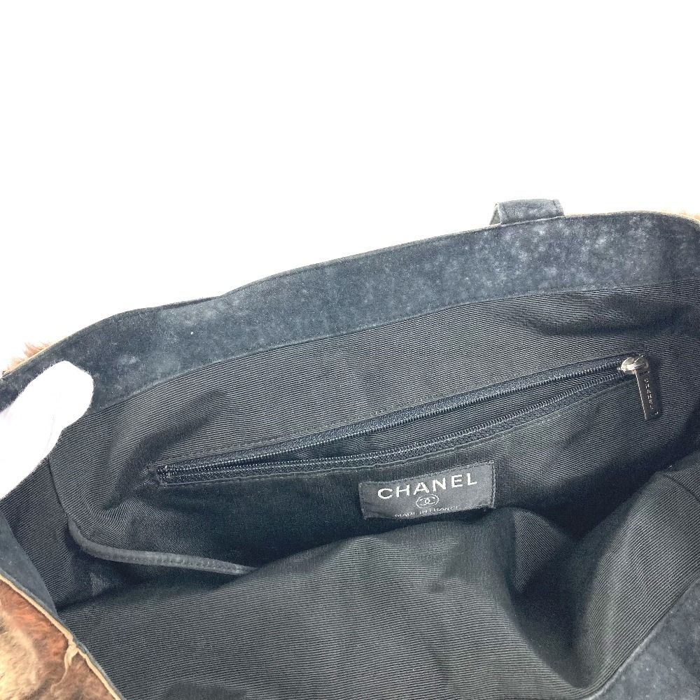 Chanel Tote CC Logo Rabbit Fur Brown — view 4