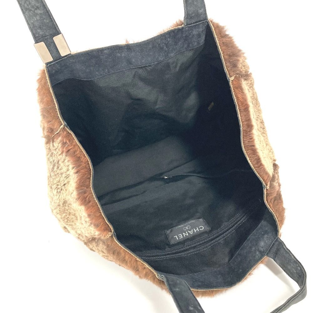 Chanel Tote CC Logo Rabbit Fur Brown — view 3