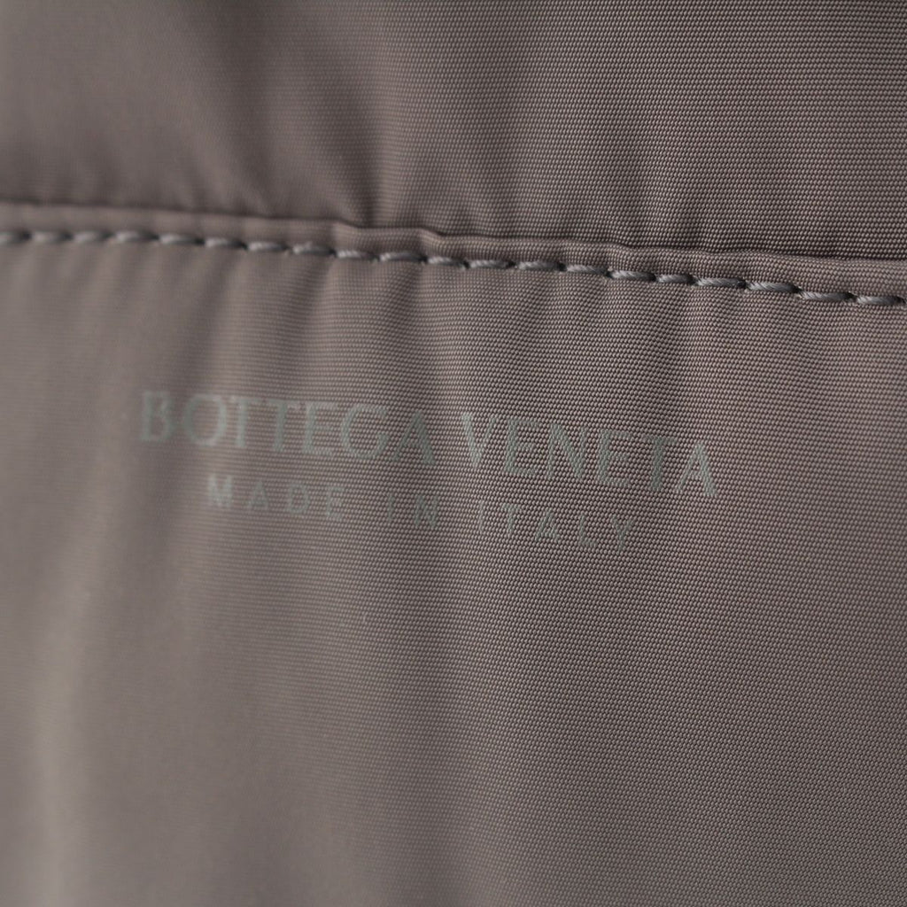 Bottega Veneta Maxi Intrecciato Arco Nylon Large 2-Way Shoulder Tote Gray Moss — view 7