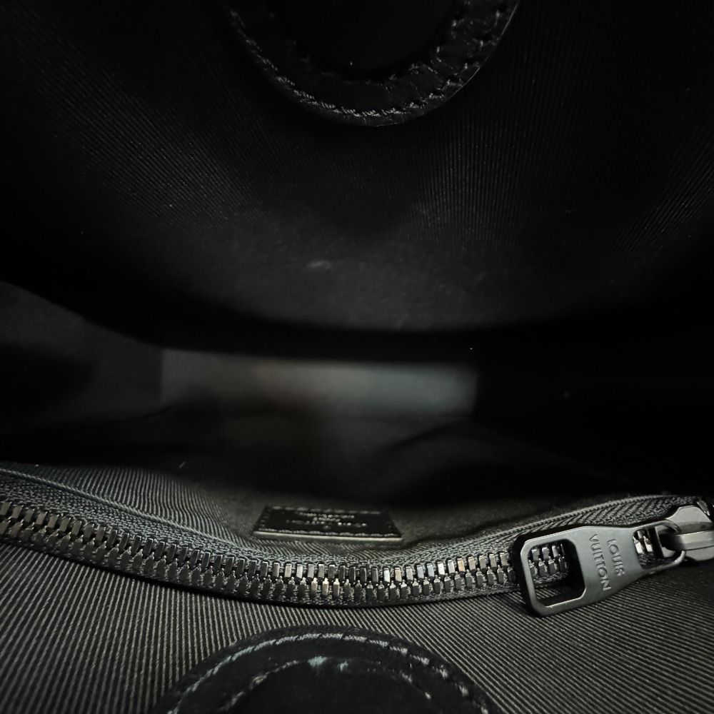 Louis Vuitton 2-Way Shoulder Bag Sac Plafold Epi Black — view 6
