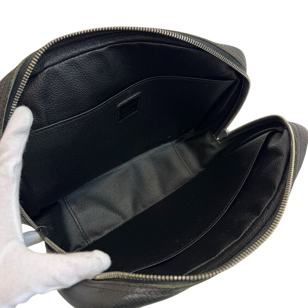 Louis Vuitton Trousse Toilet GM Taiga Leather Clutch Black — view 6