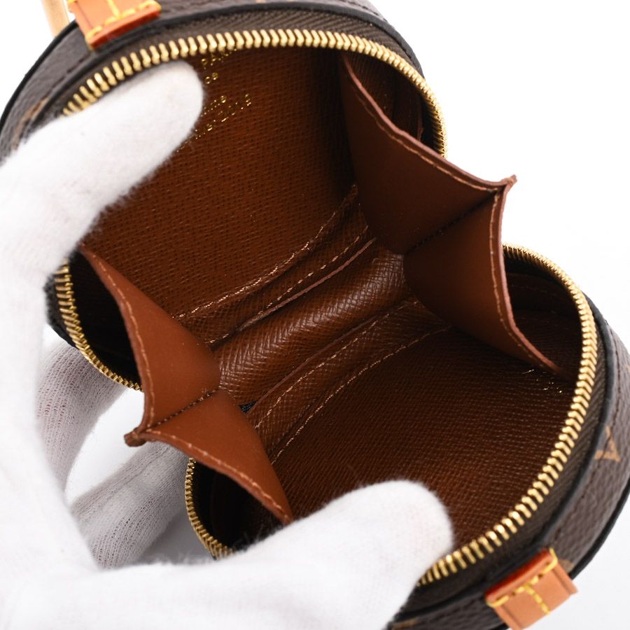 Louis Vuitton Case Round Earring — view 4