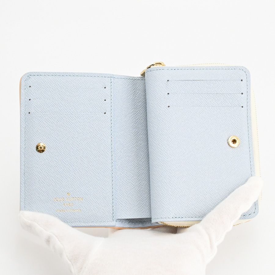 Louis Vuitton Compact Wallet — view 4