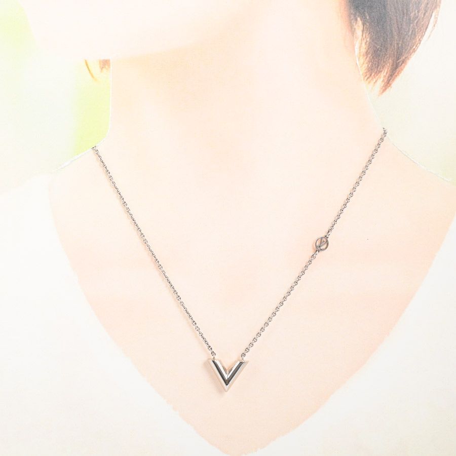 Louis Vuitton Necklace — view 5