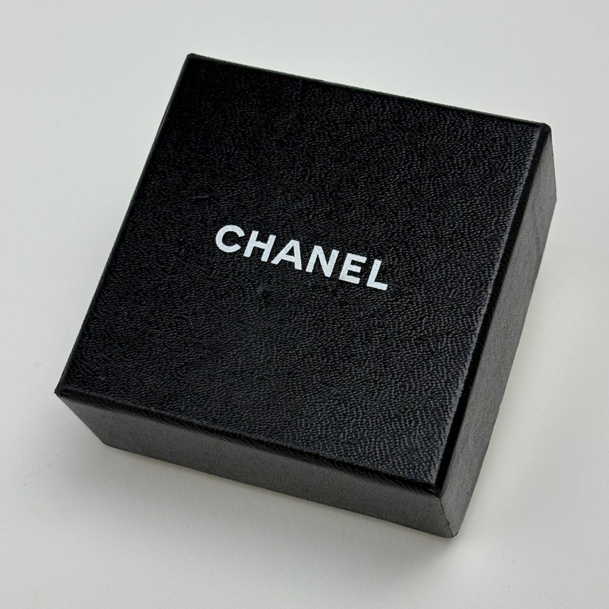 Chanel CC Logo Earrings Turnlock Gold Plated — view 6