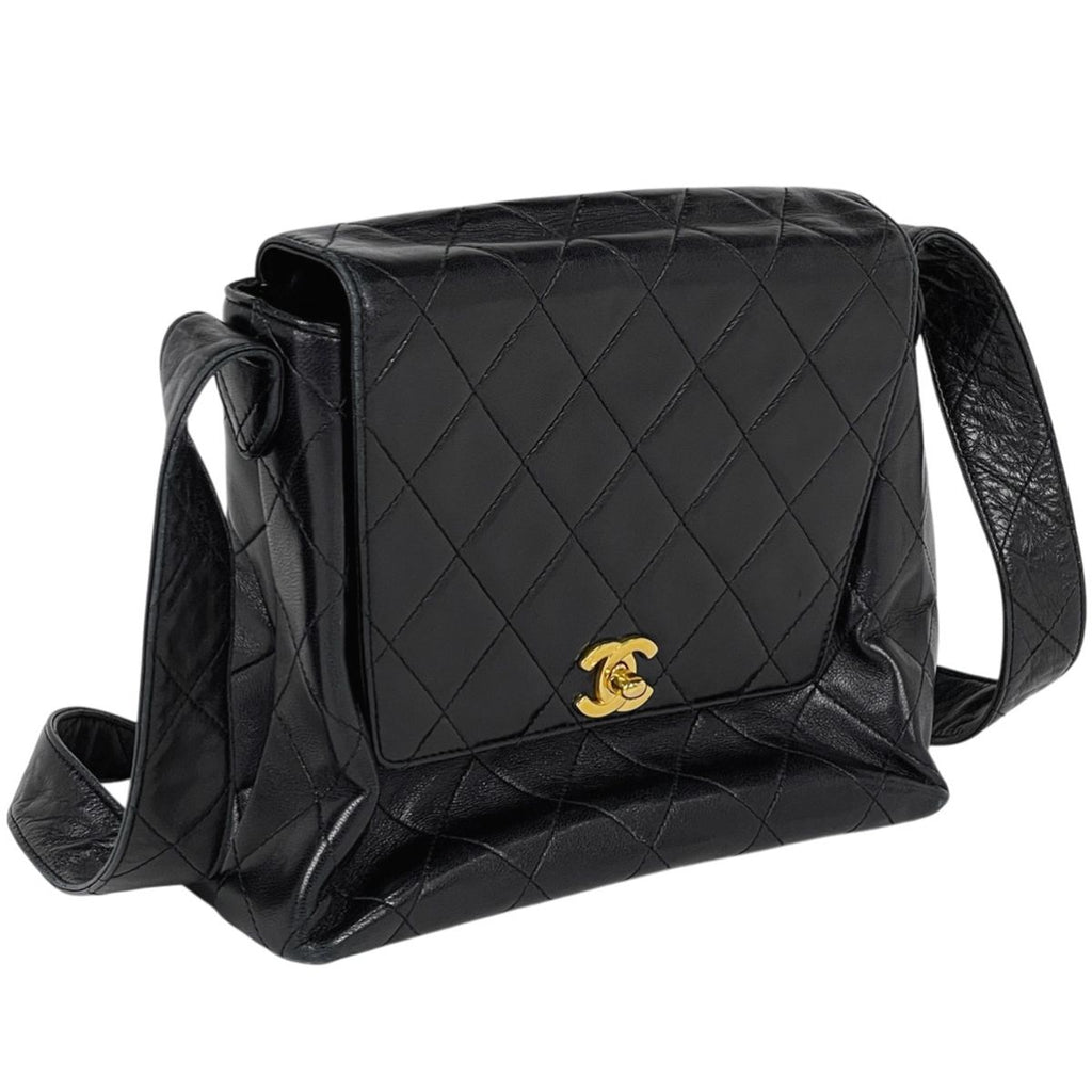 Chanel CC Logo Shoulder Bag Quilted Leather Black — view 6