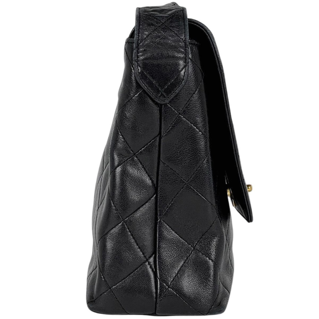 Chanel CC Logo Shoulder Bag Quilted Leather Black — view 4