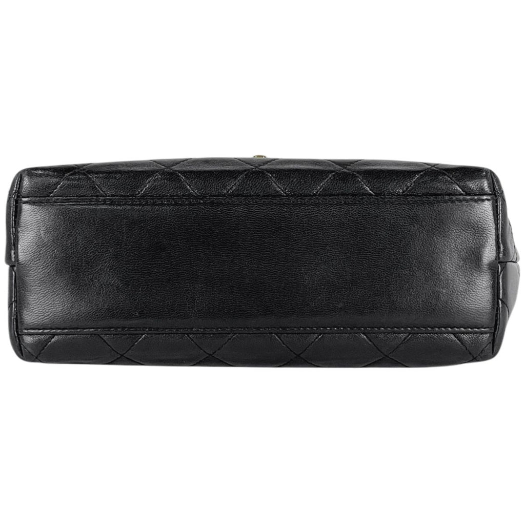 Chanel CC Logo Shoulder Bag Quilted Leather Black — view 5
