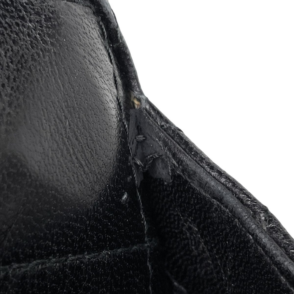 Chanel CC Logo Shoulder Bag Quilted Leather Black — view 9