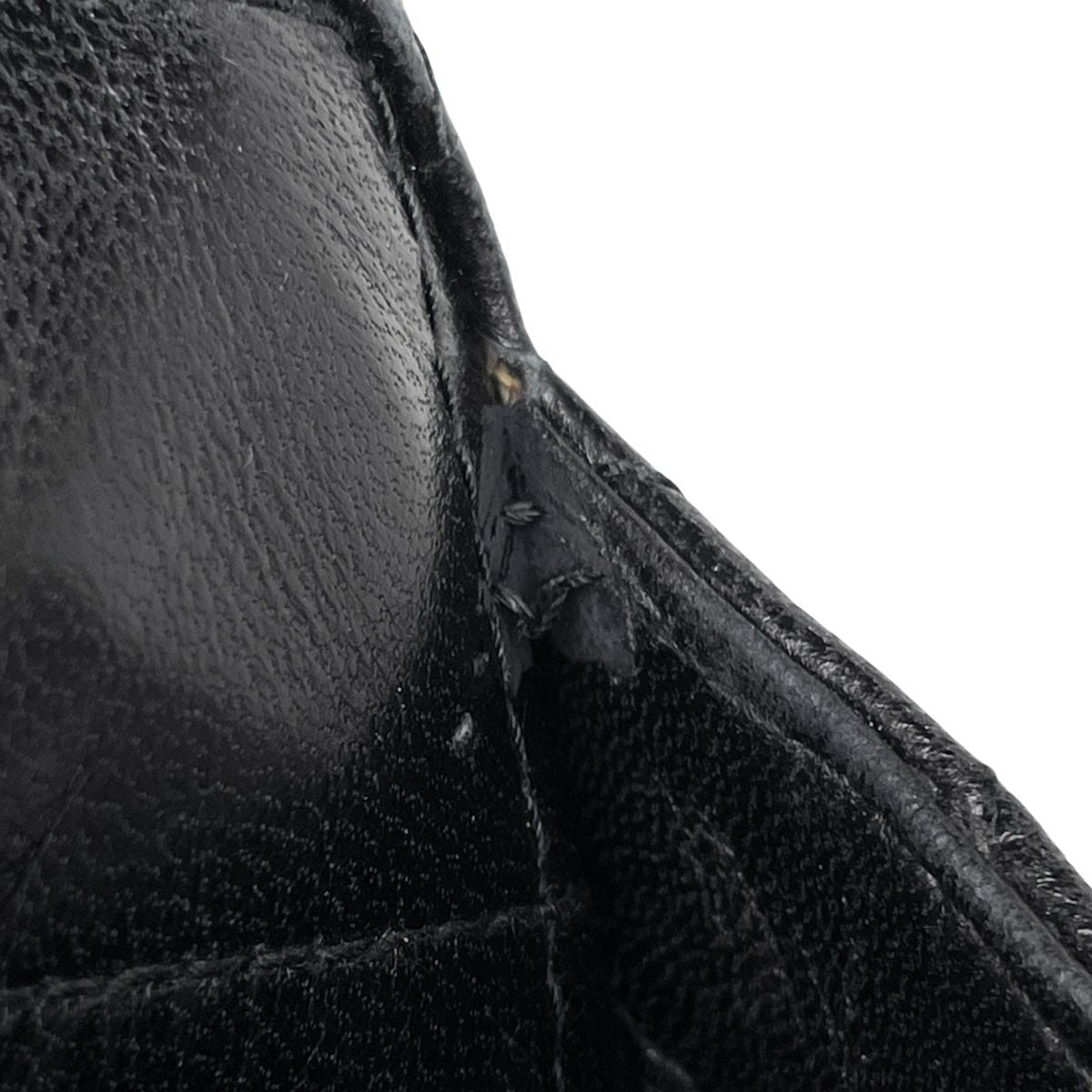 Chanel CC Logo Shoulder Bag Quilted Leather Black — view 9