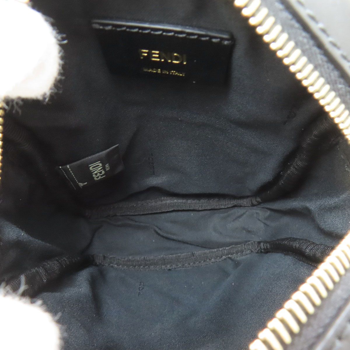 Fendi Calligraphy Studded Shoulder Bag Leather — view 5