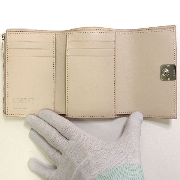 Loewe Anagram Vertical Wallet Small Pebble Grain Calf Trifold Talco — view 4
