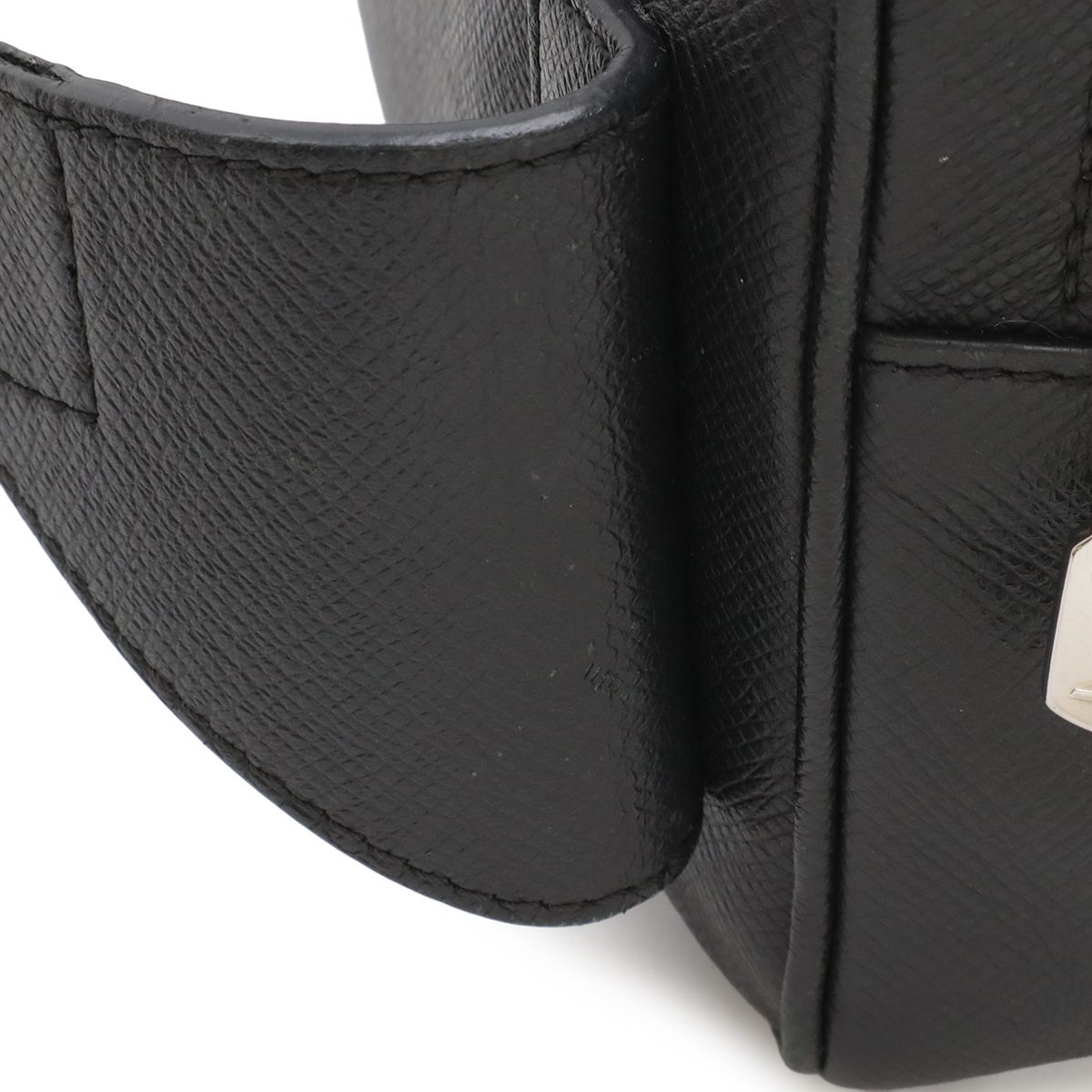 Louis Vuitton Taiga Bum Bag Outdoor Noir Black — view 4