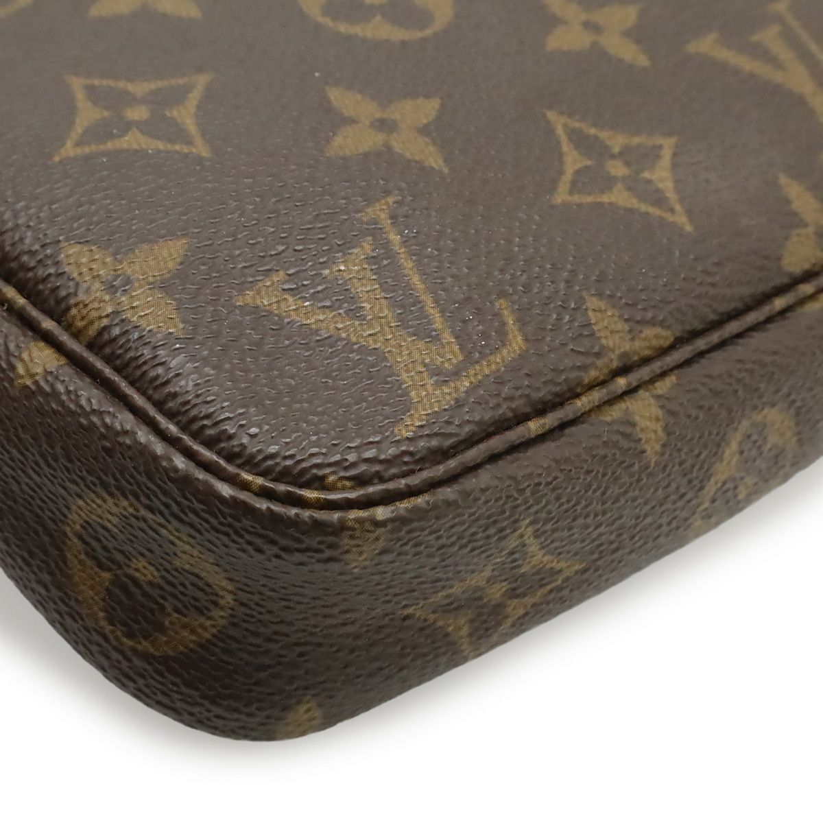 Louis Vuitton Monogram Pochette Pouch Handbag Party — view 3