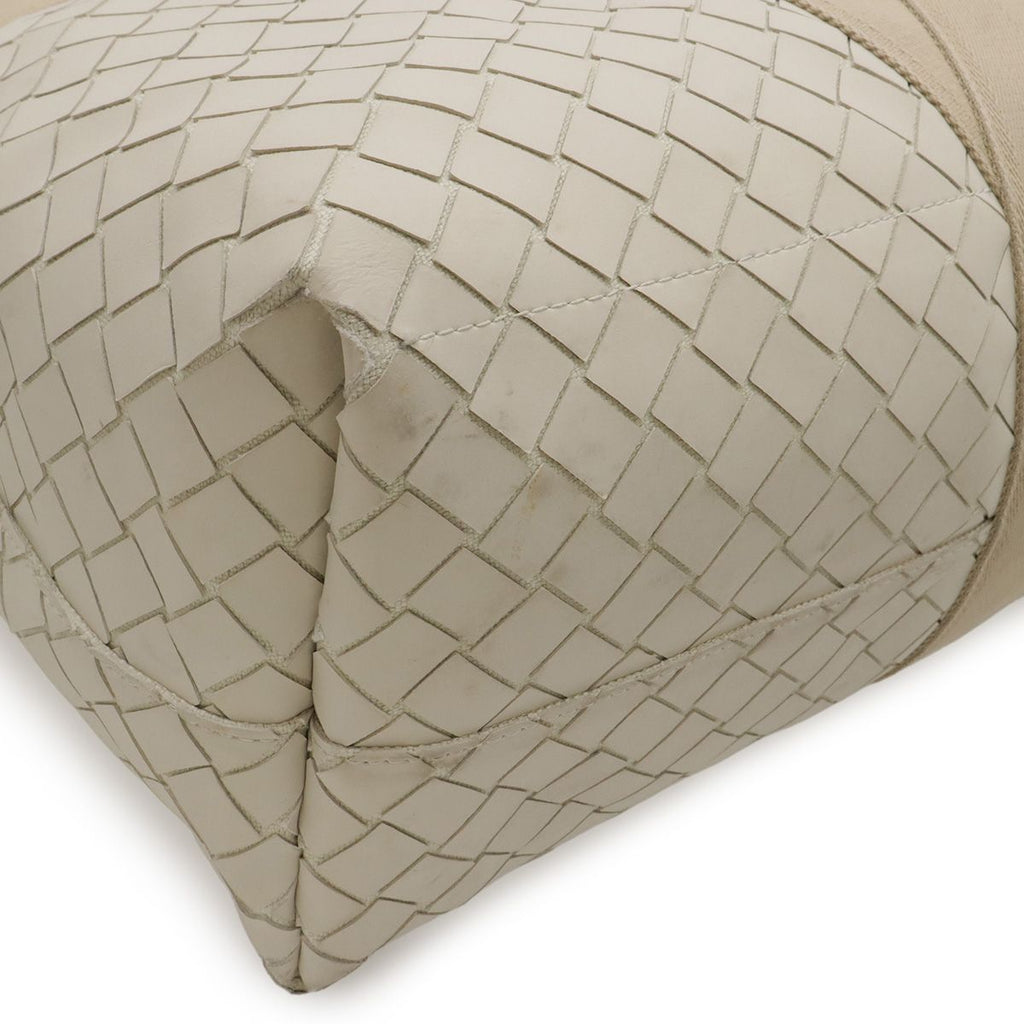 Bottega Veneta Intrecciato Scorpito Tote Largeto Shoulder Bag Ivory — view 3