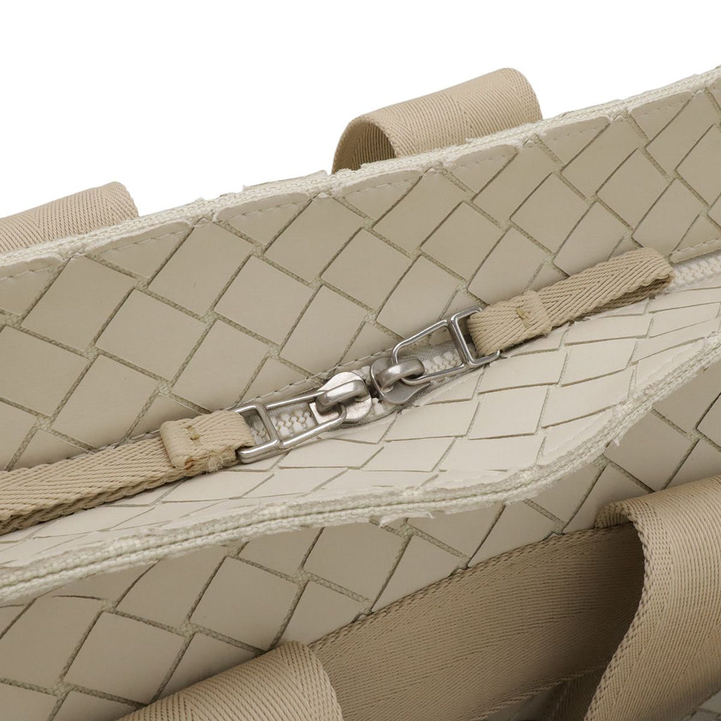 Bottega Veneta Intrecciato Scorpito Tote Largeto Shoulder Bag Ivory — view 4