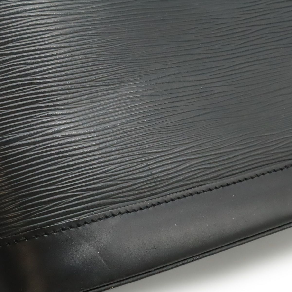 Louis Vuitton Epi Alma Handbag Leather Noir Black Gold — view 8