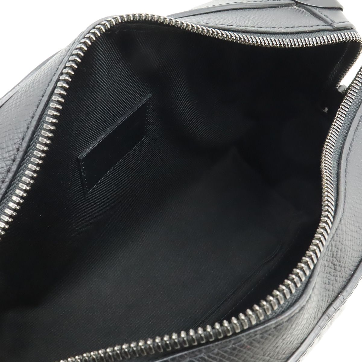 Louis Vuitton Taiga Rainbow Soft Trunk Shoulder Bag 2-Way Pochette Crossbody — view 8