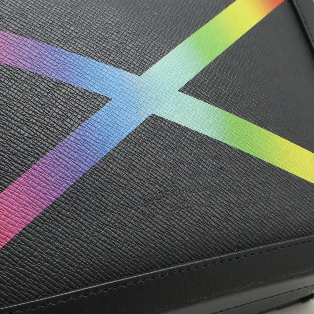 Louis Vuitton Taiga Rainbow Soft Trunk Shoulder Bag 2-Way Pochette Crossbody — view 9
