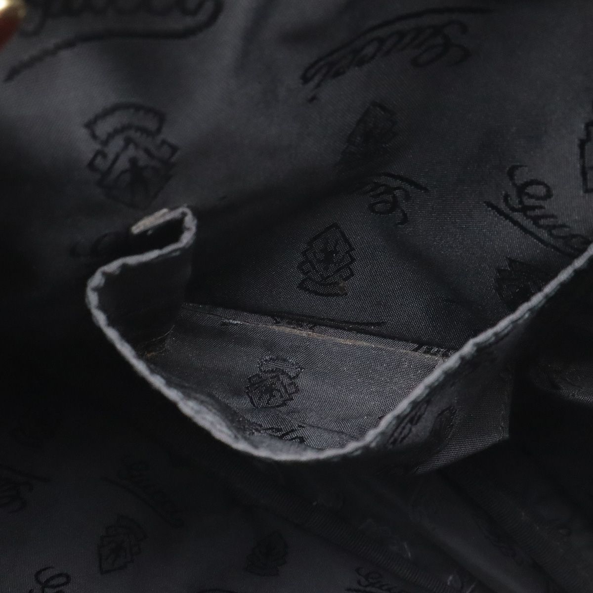 Gucci Guccissima Shoulder Bag Crossbody Leather Black Gold — view 7