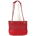 Chanel Shoulder Bag CC Logo Quilted Leather Red — view 2