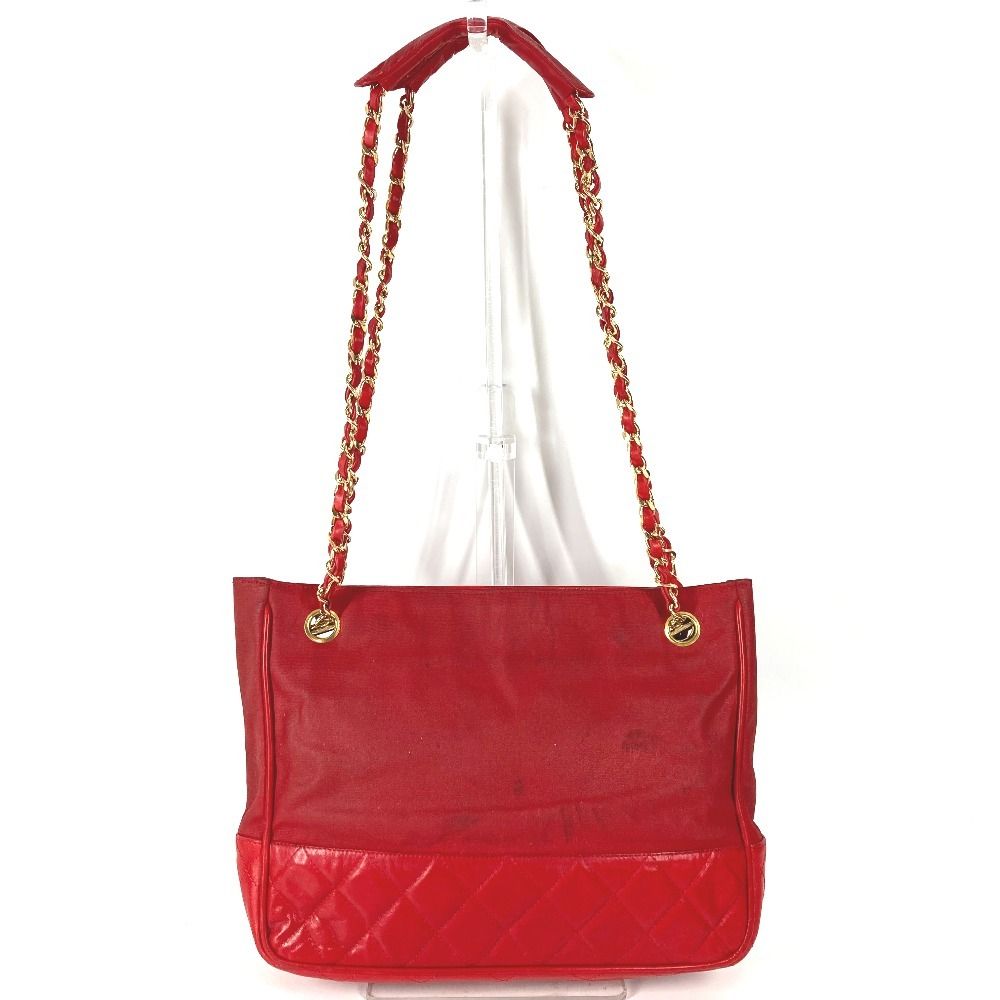 Chanel Shoulder Bag CC Logo Quilted Leather Red — view 2