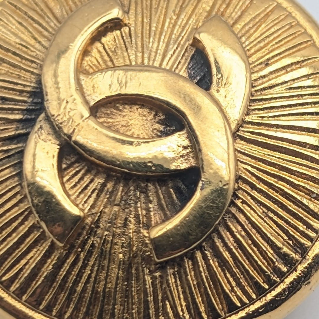 Chanel Earrings CC Logo Gold First Era Vintage — view 3