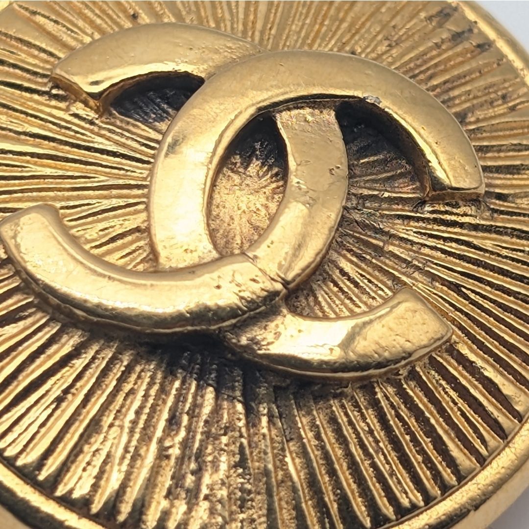 Chanel Earrings CC Logo Gold First Era Vintage — view 2
