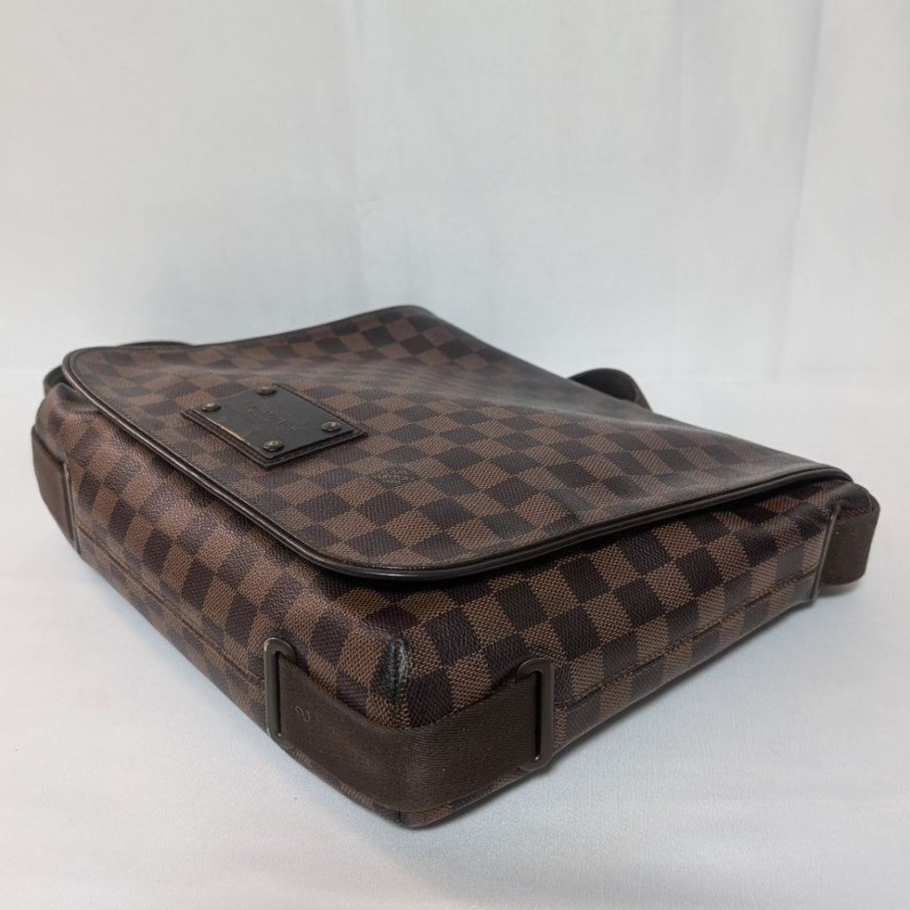 Louis Vuitton Brooklyn MM Damier Messenger Bag — view 4