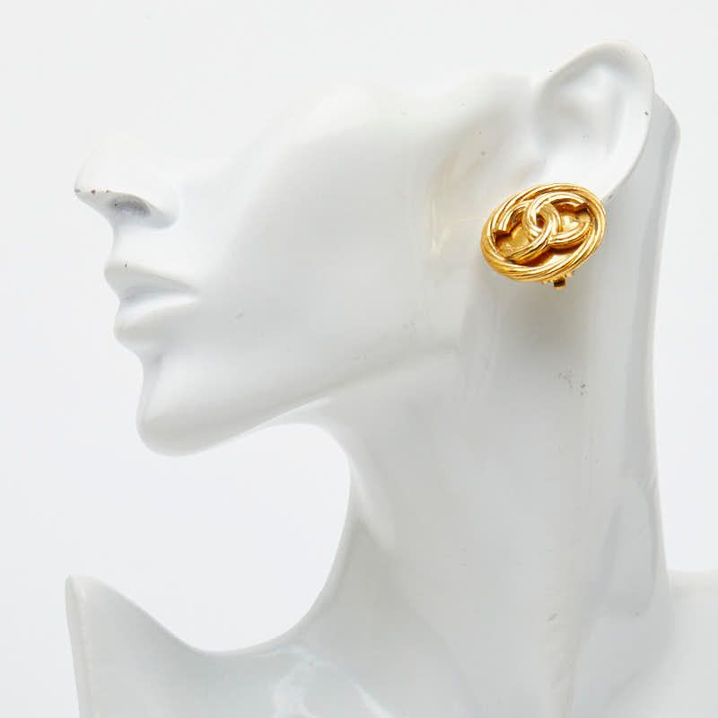 Chanel Vintage CC Logo Gold Plated — view 7