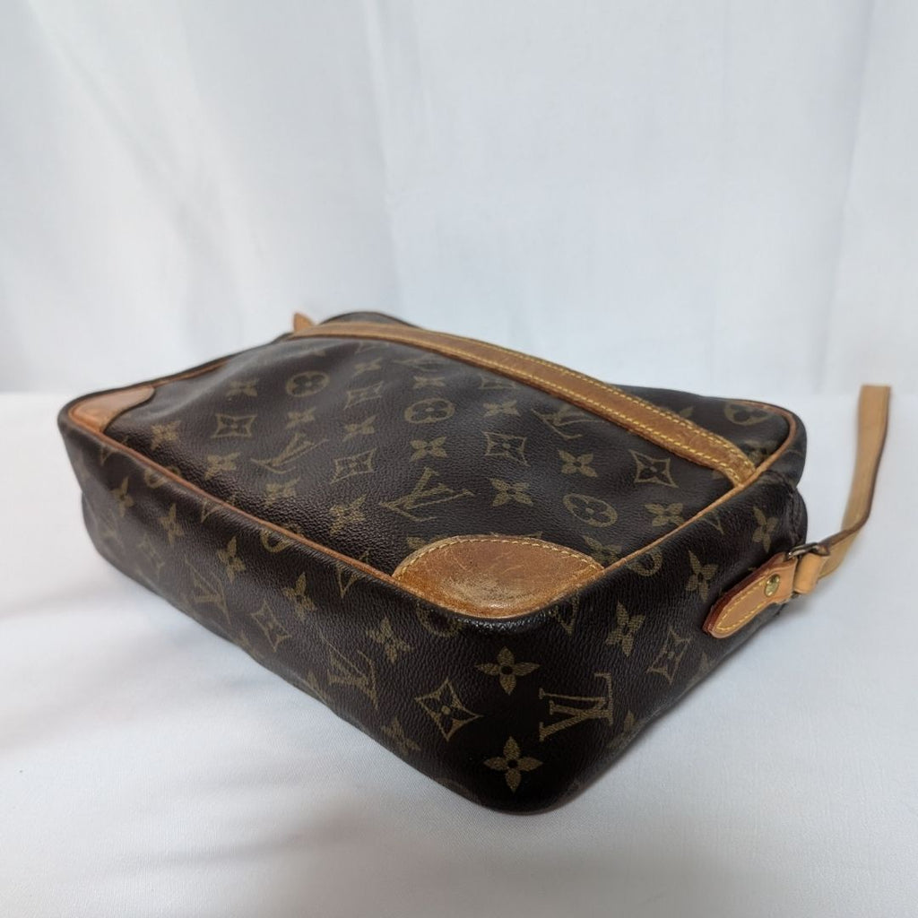 Louis Vuitton Trocadero 30 Monogram Shoulder Bag — view 3