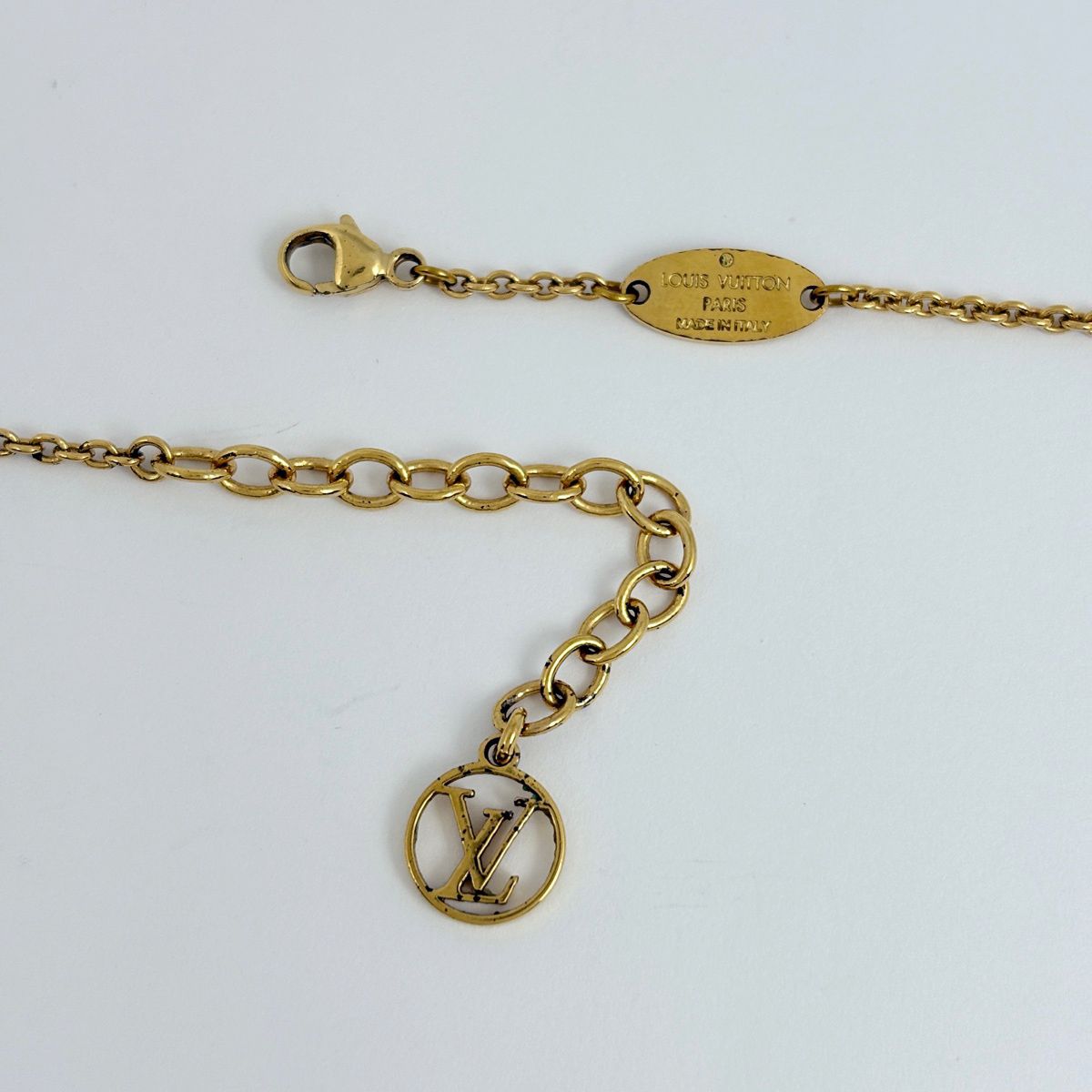 Louis Vuitton Essential Necklace Gold Plated — view 3