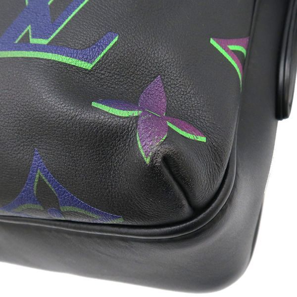 Louis Vuitton LV Logo Comet Messenger — view 6