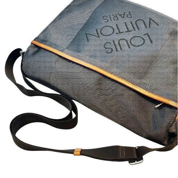 Louis Vuitton Damier Messager NM Messenger Bag — view 9