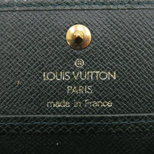 Louis Vuitton Taiga Coin Case — view 9
