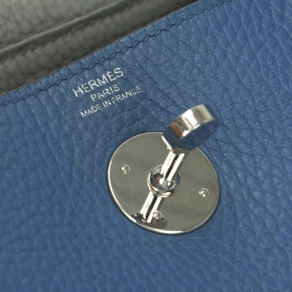 Hermes Lindy 26 Verso Tote Shoulder Bag Taurillon Clemence Blueagate Grismouette — view 8