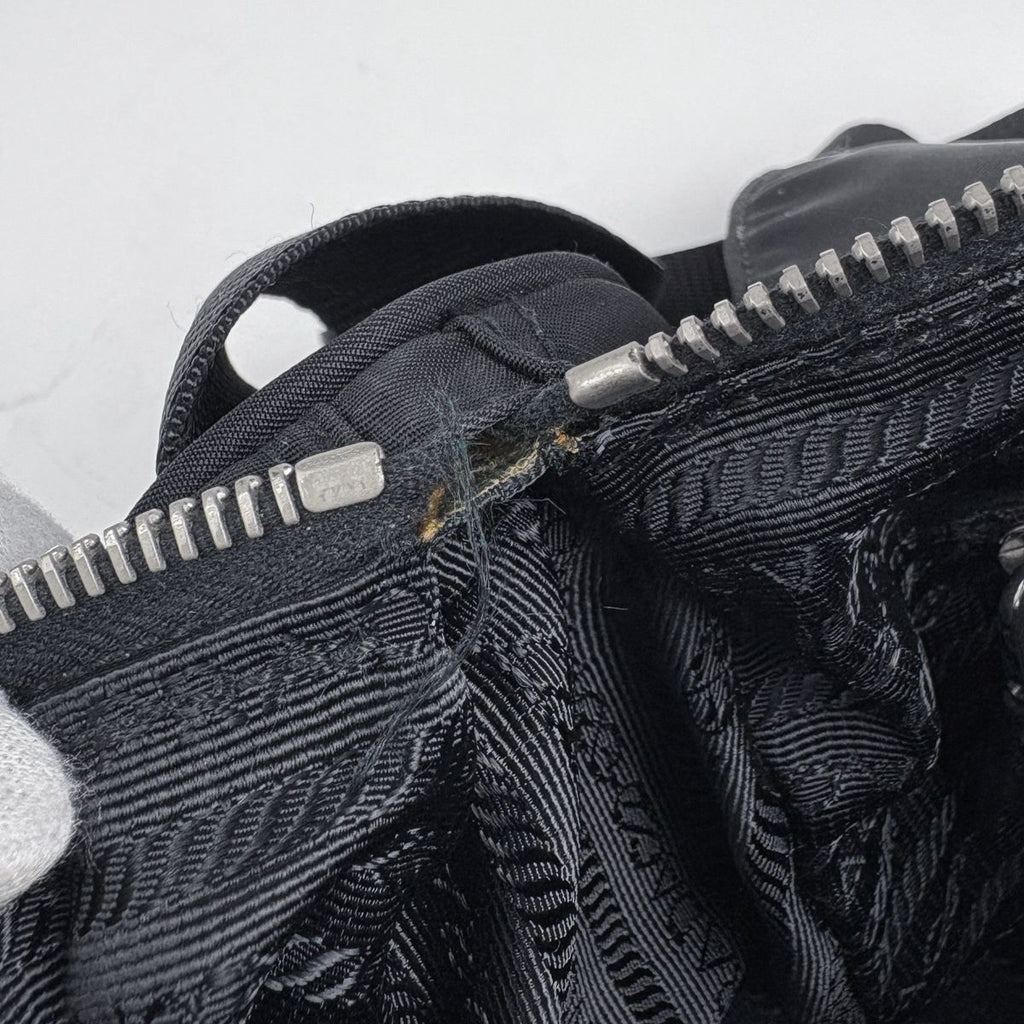 Prada Shoulder Bag Tessuto Nylon Nero — view 8