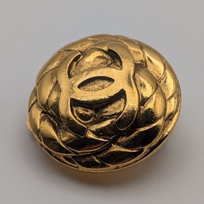 Chanel Earrings CC Logo Camellia Round Circle Gold Vintage — view 2