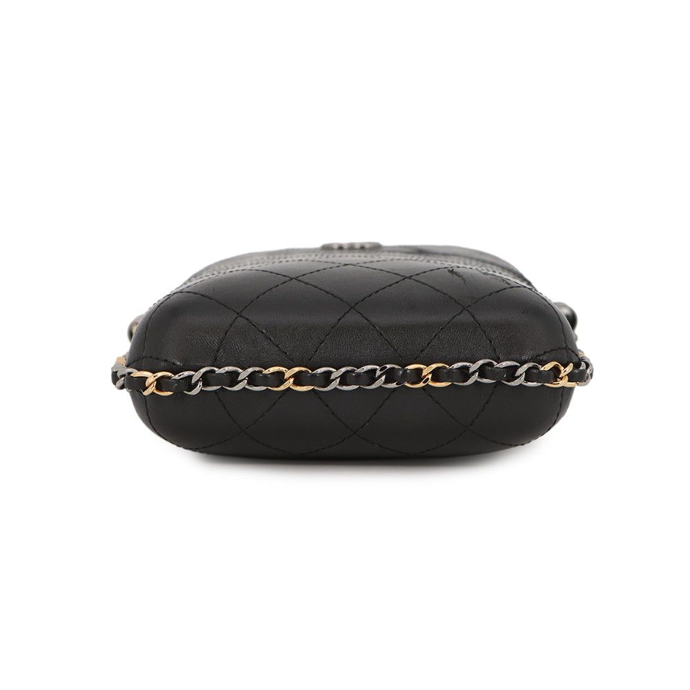 Chanel Foncase Chainaround Quilted CC Logo Lambskin Black — view 3