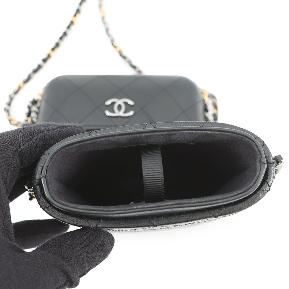 Chanel Foncase Chainaround Quilted CC Logo Lambskin Black — view 5