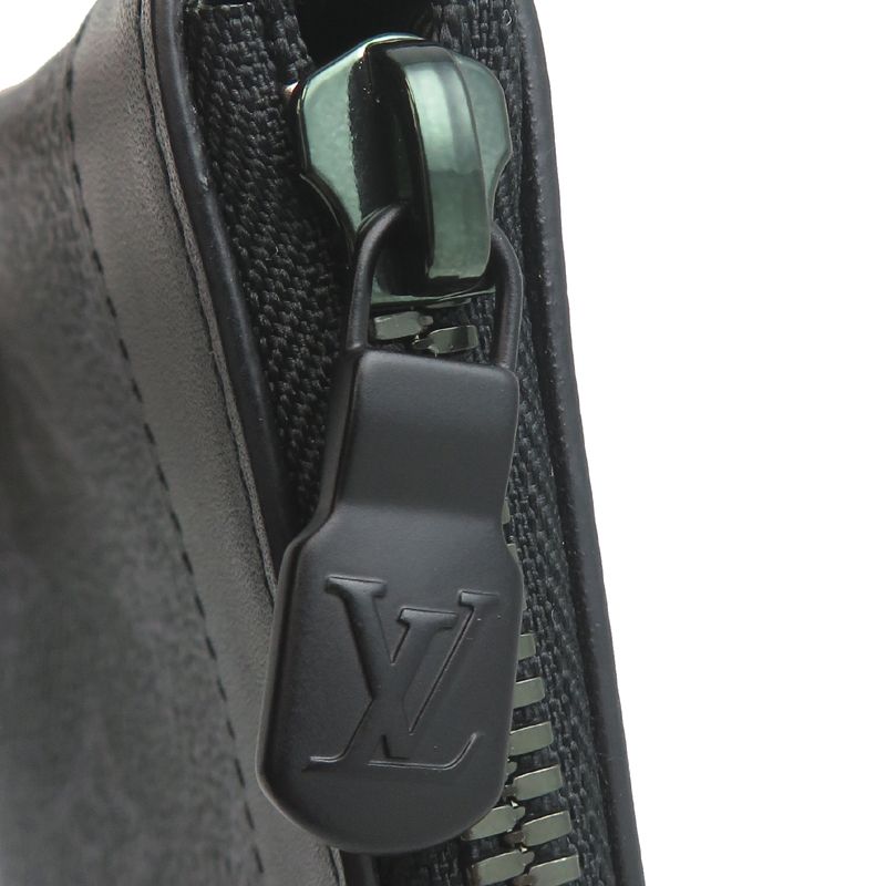 Louis Vuitton Pouch Vivienne — view 8