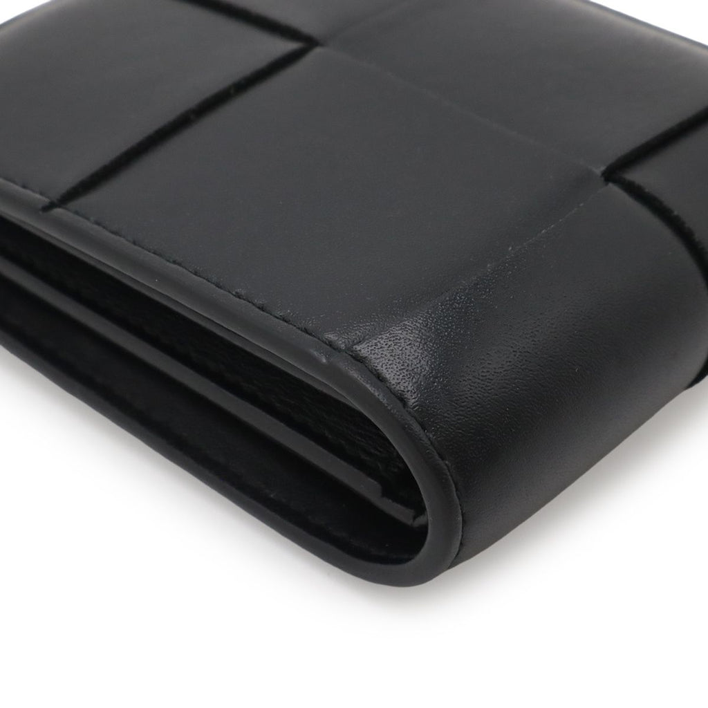 Bottega Veneta Maxi Intrecciato Cassette Bifold Wallet Leather Black — view 3