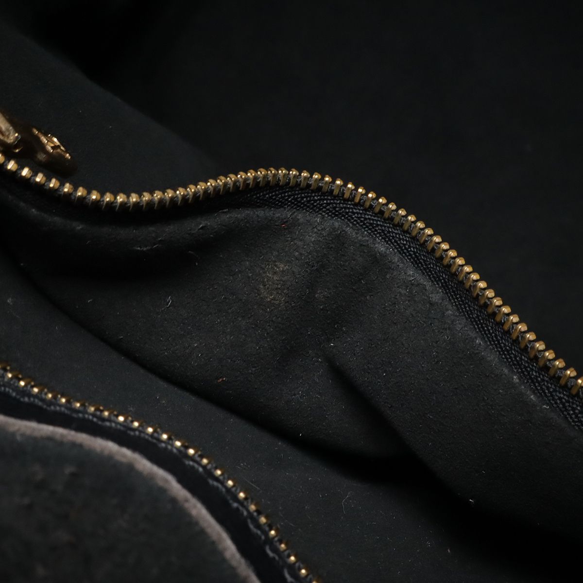 Louis Vuitton Epi Noe Shoulder Bag Drawstring Noir Black Gold — view 8
