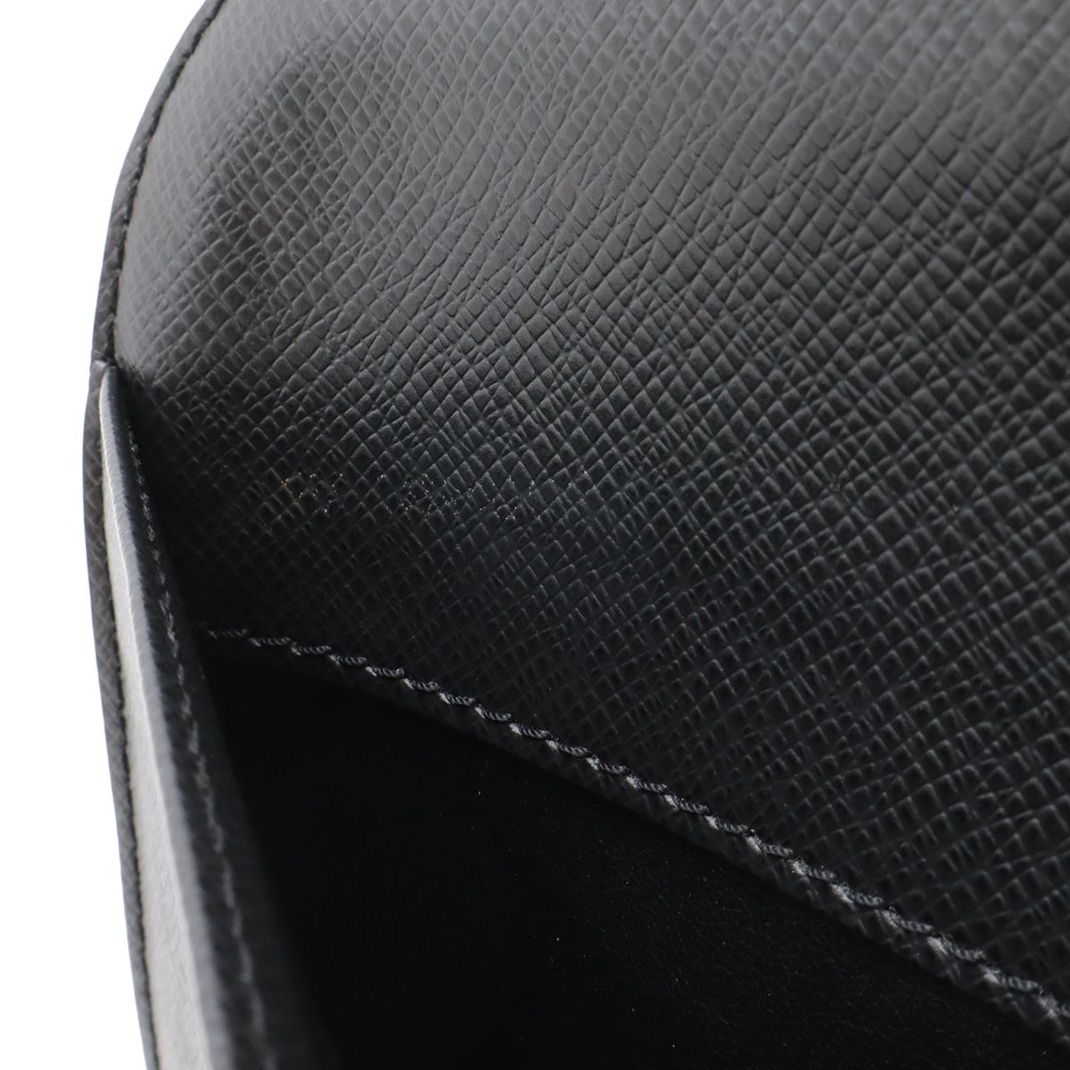 Louis Vuitton Taiga Baikal Clutch Handbag Ardoise Black — view 7